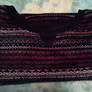 Unknown no tag sweater
